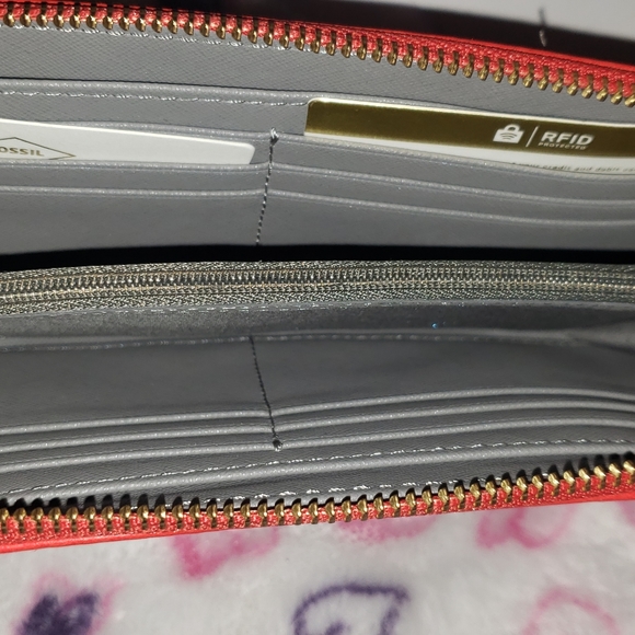Fossil Wallet - Picture 2 of 8